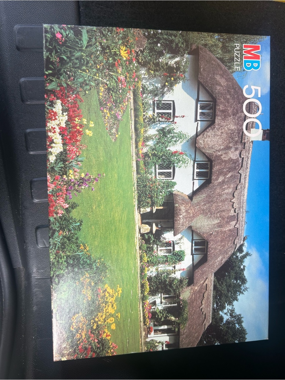 MB 500-Piece Thatched Cottage Puzzle - Multicolor new sealed box vintage